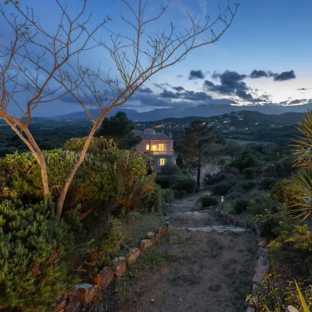 Chateau Di Cardiccia - 7br Climatise * סנט-לוסידה פורטו-וקיו