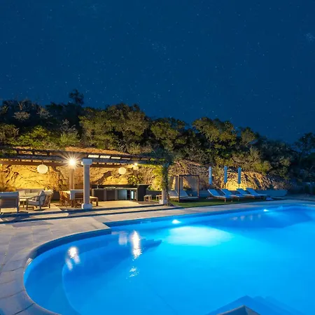 Chateau Di Cardiccia - 7br Climatise Villa Sainte-Lucie de Porto-Vecchio